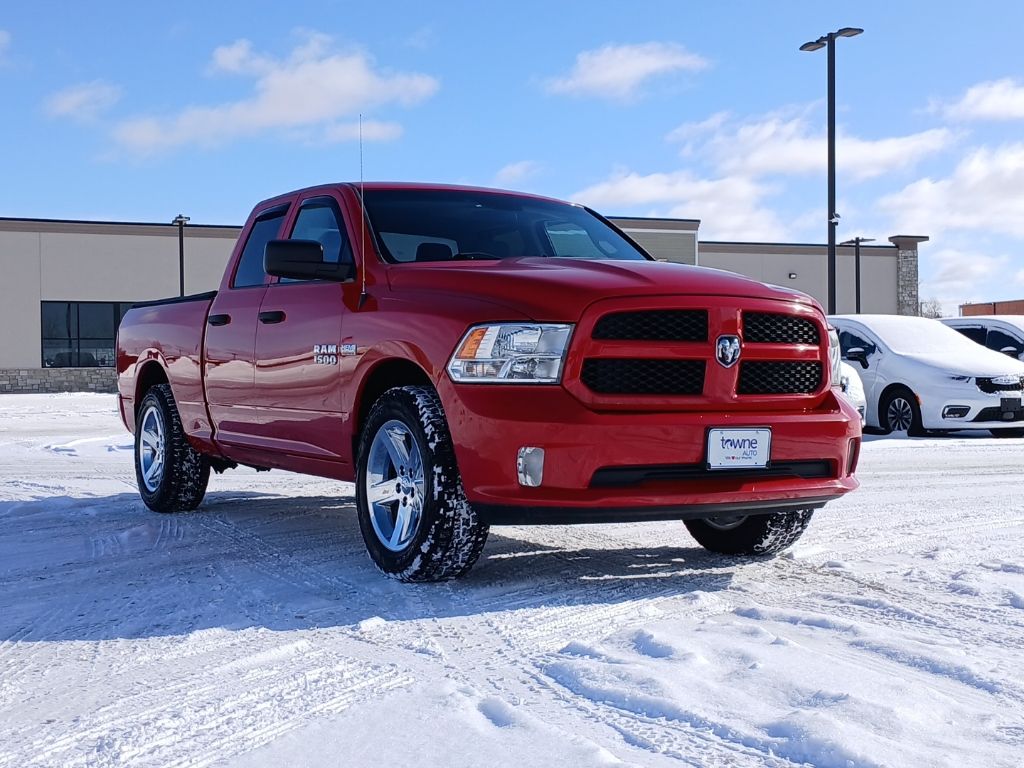 2017 RAM 1500 Express Quad Cab 4WD