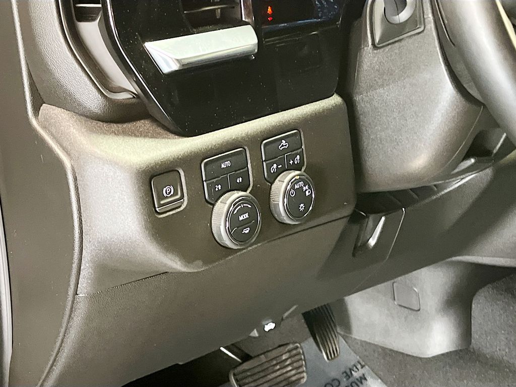 Used 2024 Sterling Gray Metallic Chevrolet LT image 10