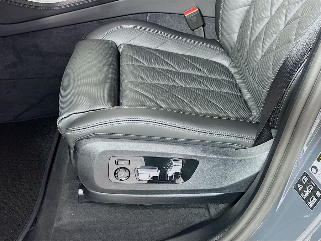 Thumbnail: 2026 BMW X5 - 21