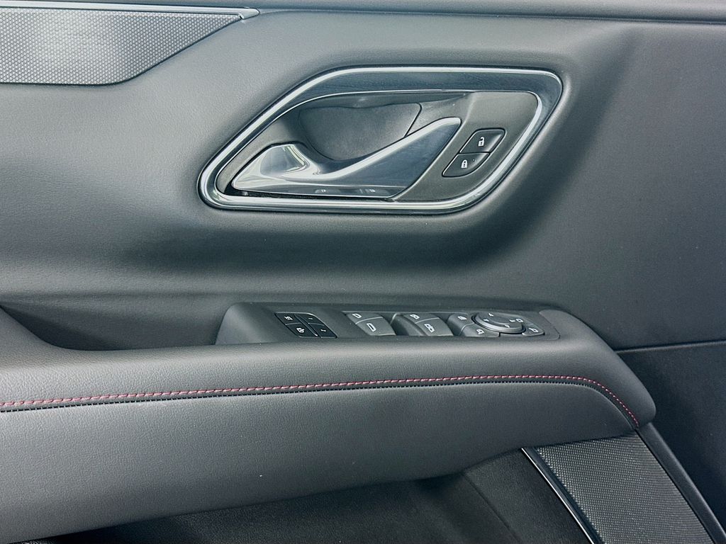 Thumbnail: 2023 Chevrolet Tahoe - 17