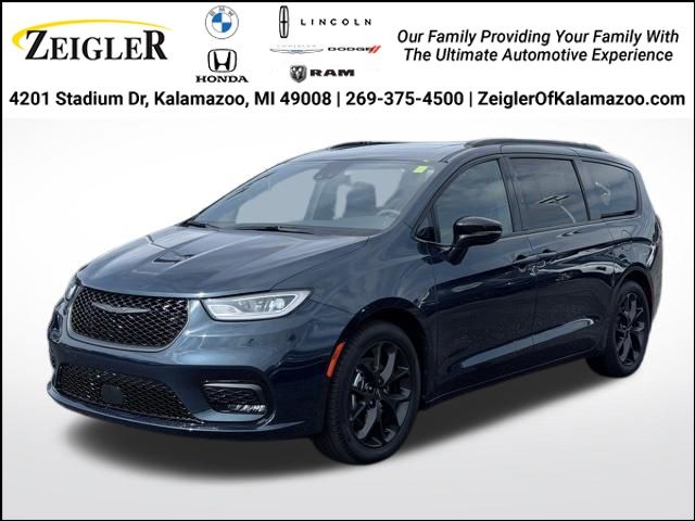 Fathom Blue Pearlcoat 2025 Chrysler Pacifica Minivan Front-Wheel Drive 9-Speed Automatic