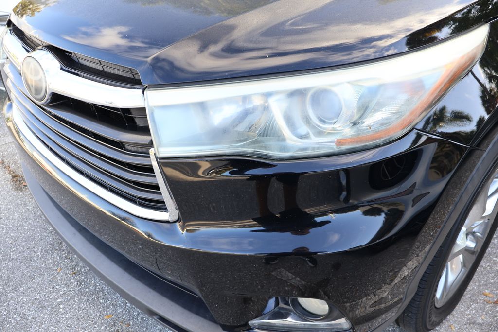 Thumbnail: 2014 Toyota Highlander - 3