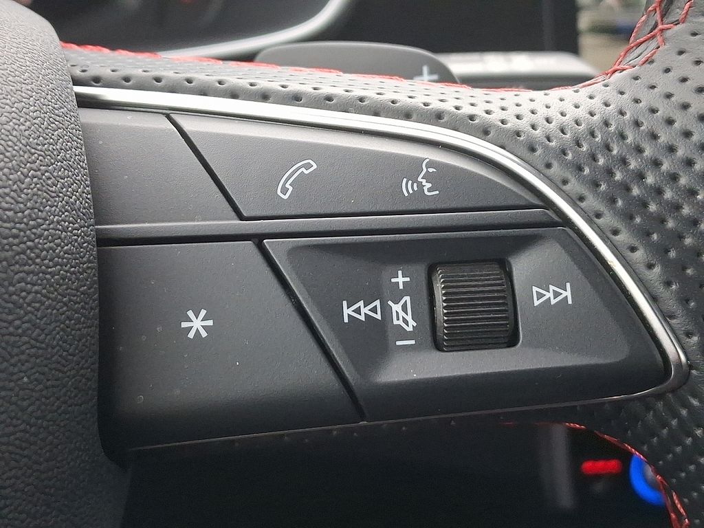 Thumbnail: 2025 Audi Q3 - 23