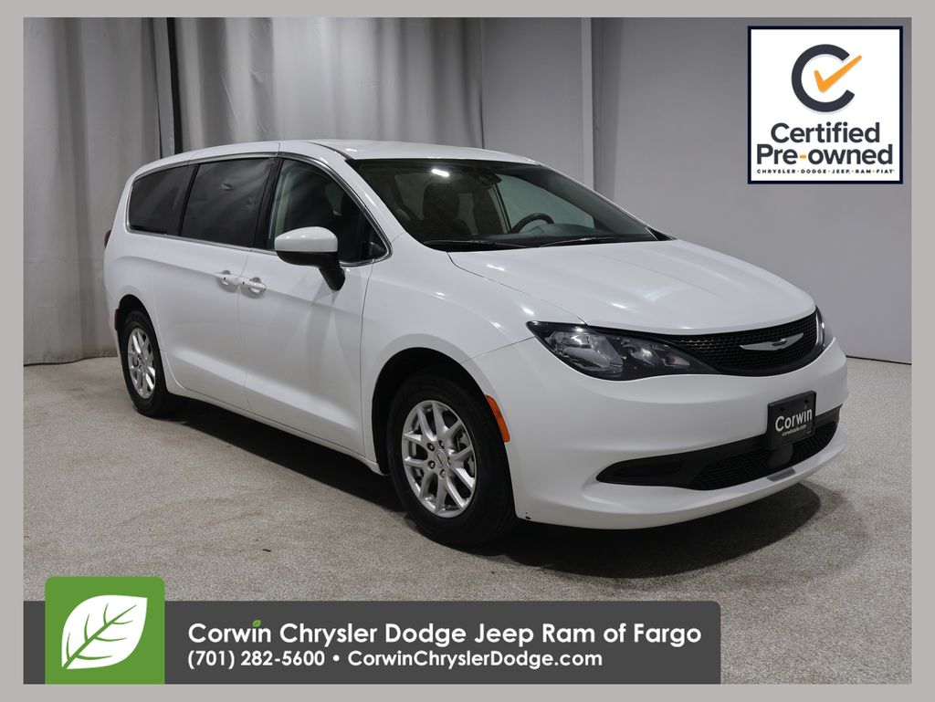 2023 Chrysler Voyager LX FWD