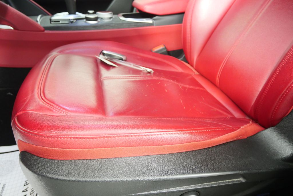 Thumbnail: 2021 Alfa Romeo Stelvio - 9