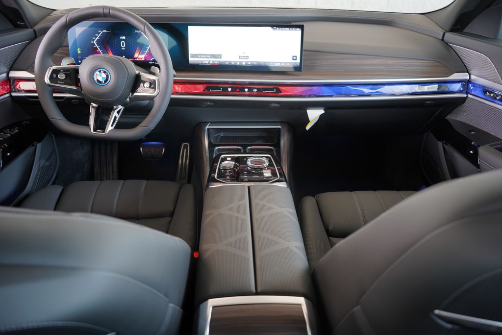 Thumbnail: 2025 BMW 7 Series - 14