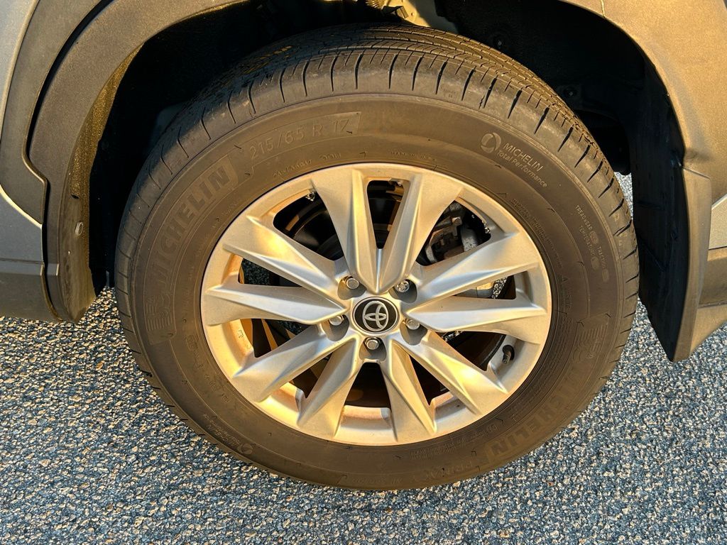 Thumbnail: 2024 Toyota Corolla Cross - 9