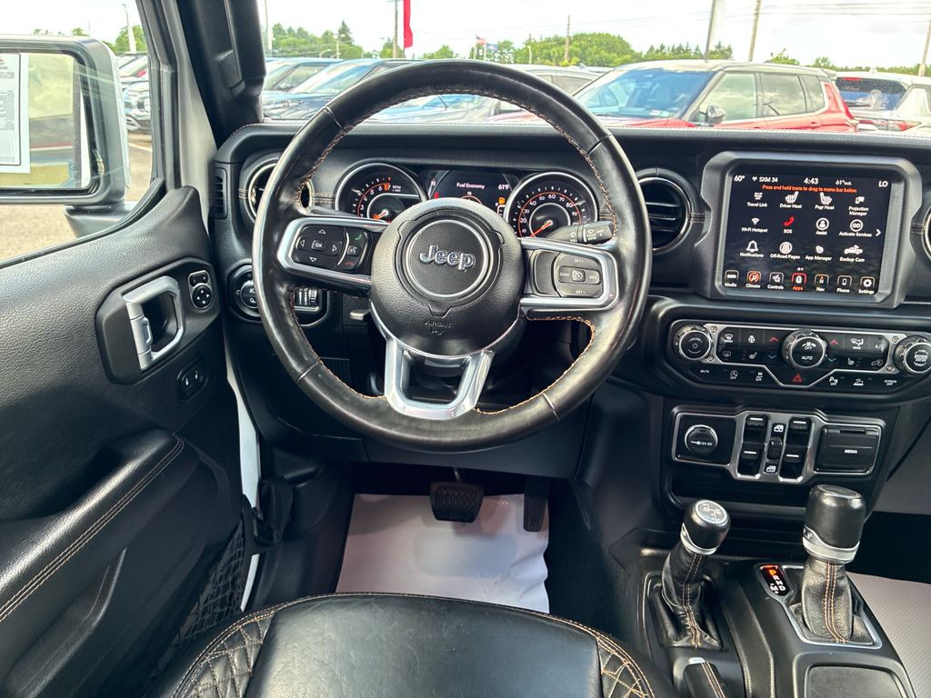 2022 Jeep Gladiator Overland White at Auto Express Mitsubishi