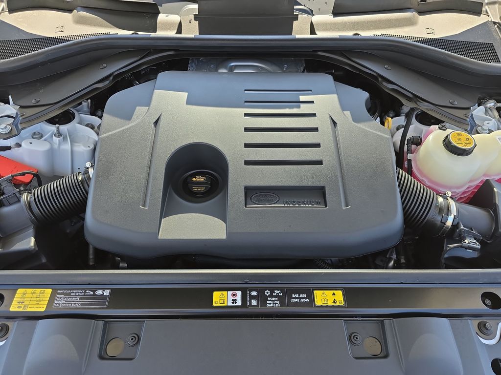 New 2026 White Land Rover Dynamic SE image 32