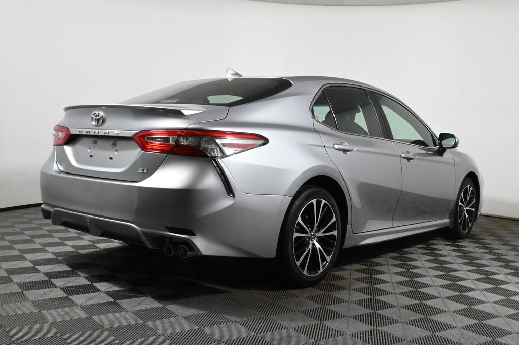 Thumbnail: 2019 Toyota Camry - 8