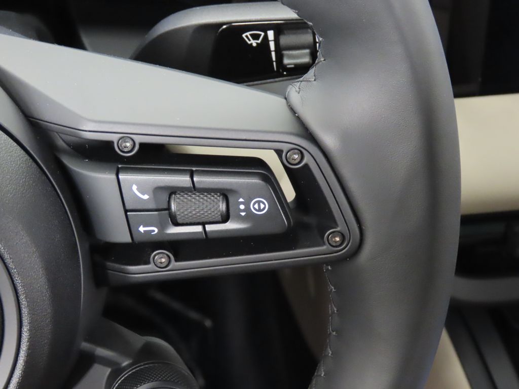 Thumbnail: 2025 Porsche Macan - 21