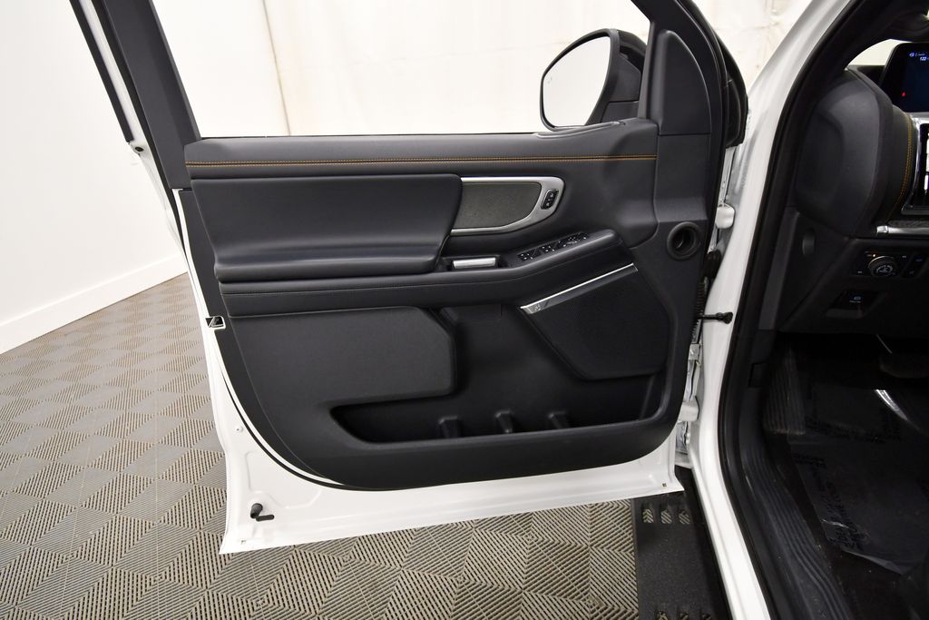 Used 2025 Ford Expedition SUV