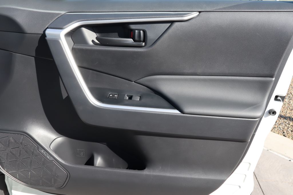 Thumbnail: 2025 Toyota RAV4 - 24