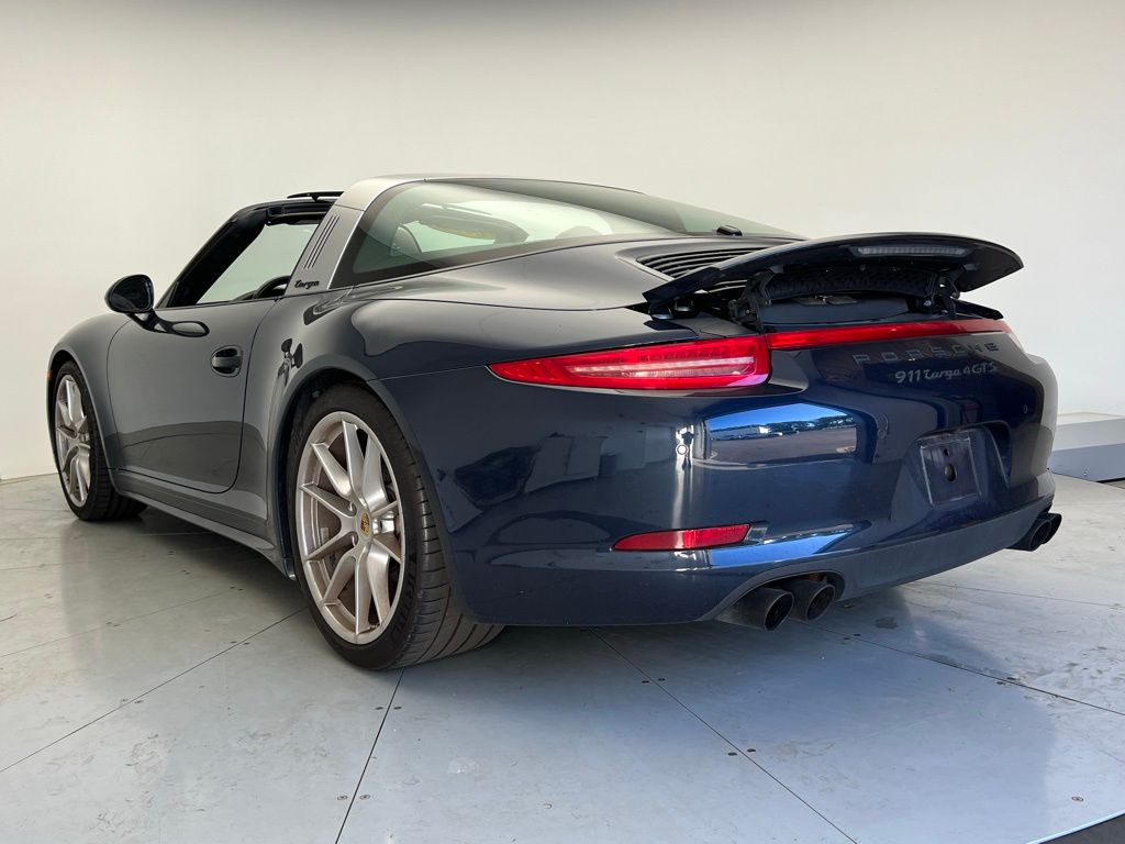 Thumbnail: 2016 Porsche 911 - 3