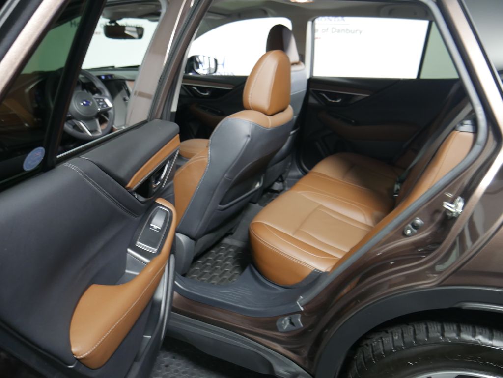 2021 Subaru Outback Touring 16