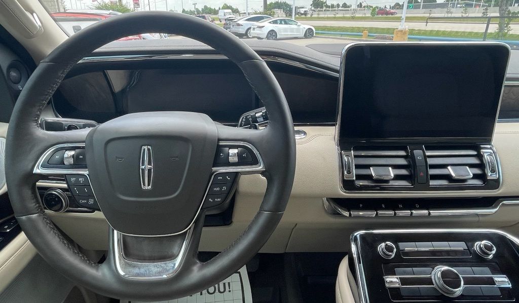 2021 Lincoln Navigator Reserve Green at Traditions Chevrolet
