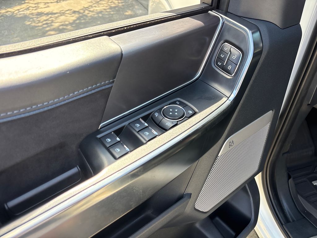 Used 2025 White Ford Platinum image 17