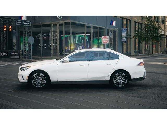 Thumbnail: 2026 BMW 5 Series - 4