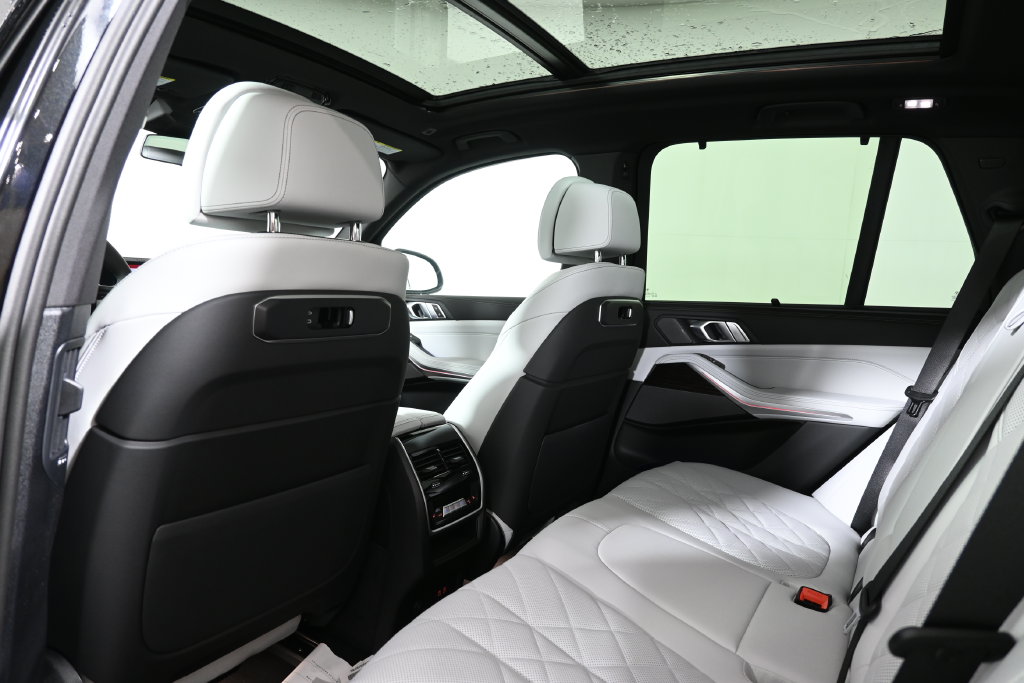 Thumbnail: 2026 BMW X5 - 31