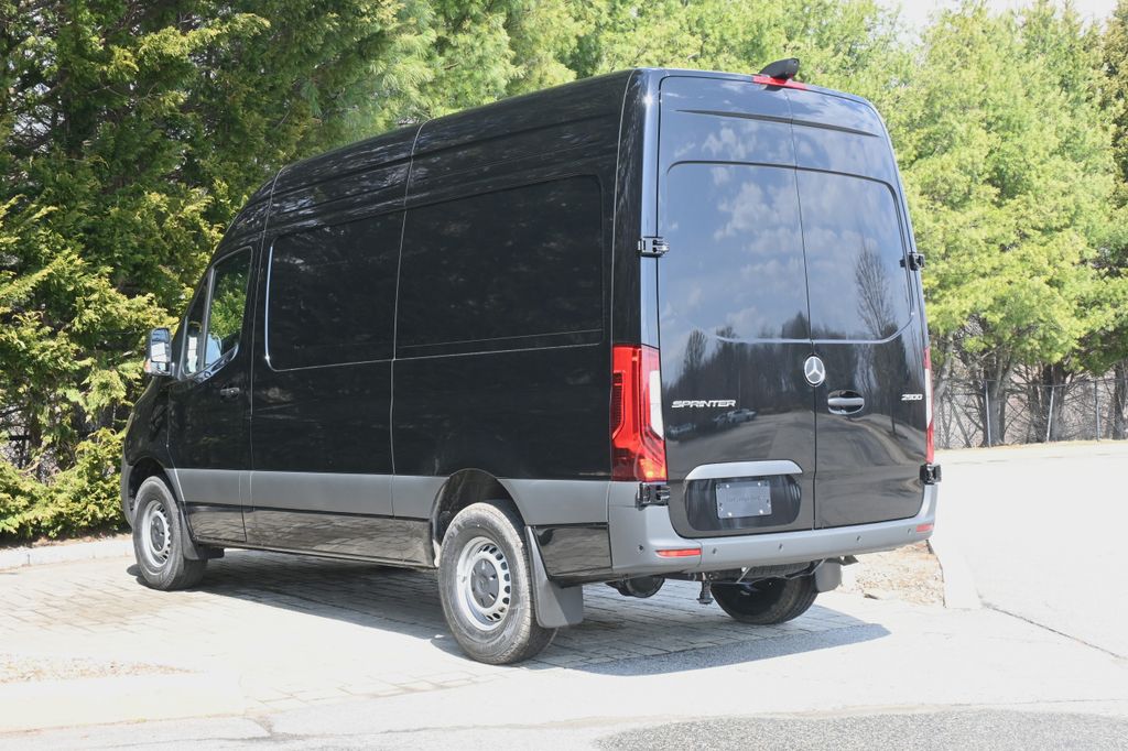 Thumbnail: 2026 Mercedes-Benz Sprinter - 4