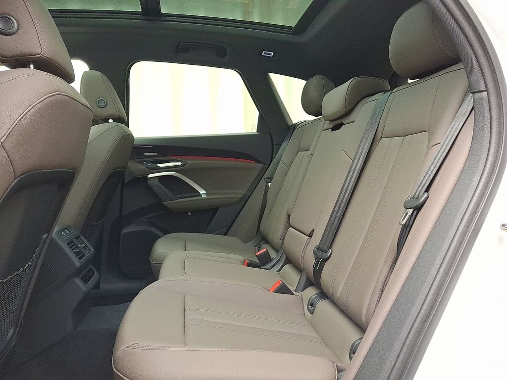 Thumbnail: 2025 Audi Q5 - 6