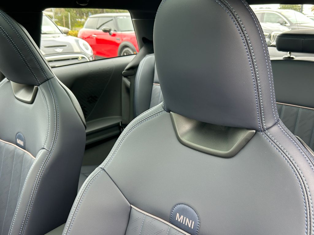 Thumbnail: 2025 MINI Cooper - 14