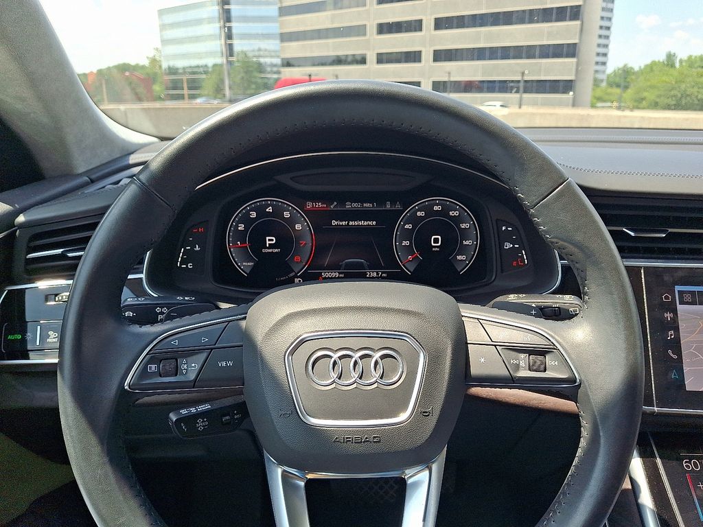 Thumbnail: 2020 Audi Q8 - 23