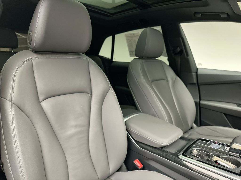 2019 Audi Q8 Premium 6