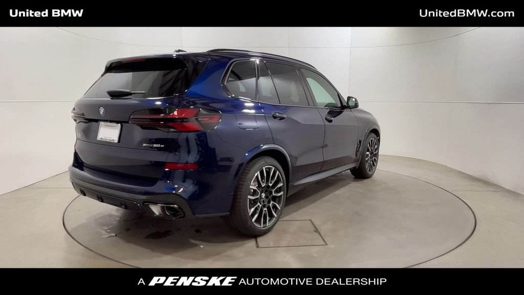 2026 BMW X5 xDrive50e 8