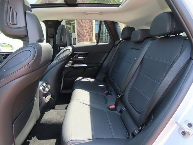 2024 Mercedes-Benz GLC 300 9