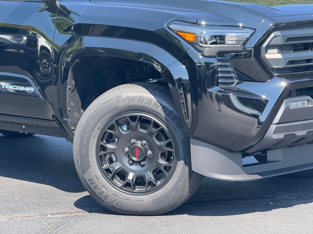 2025 Toyota Tacoma SR5 Double Cab photo 3