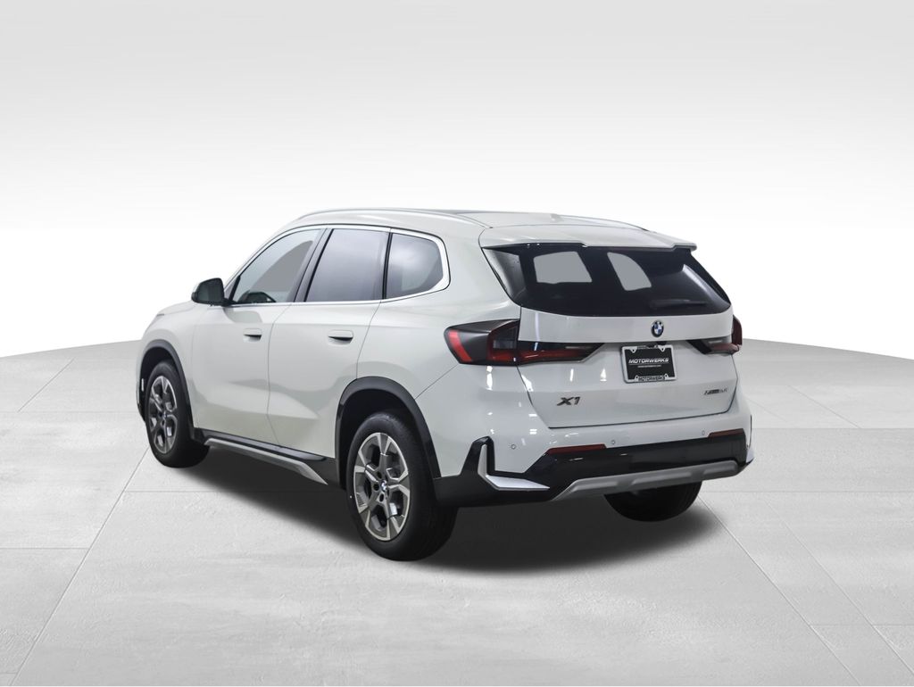 Thumbnail: 2026 BMW X1 - 3
