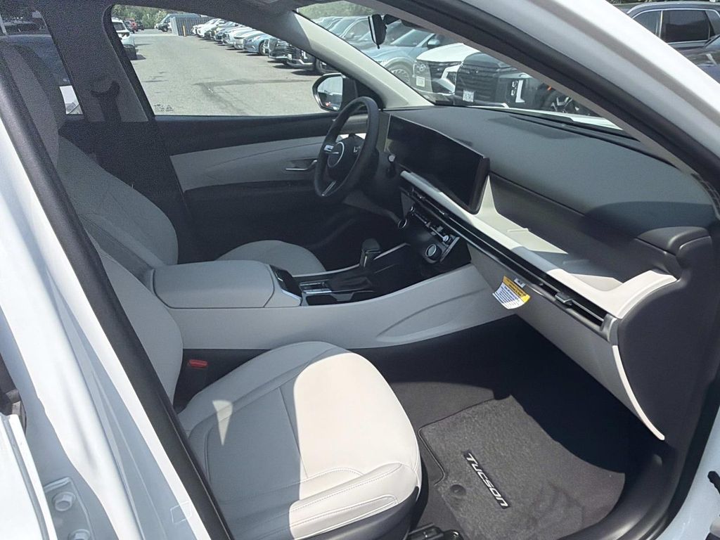 New 2026 White Hyundai SEL image 27