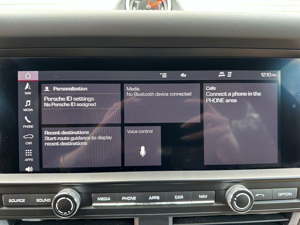 Thumbnail: 2021 Porsche Macan - 29