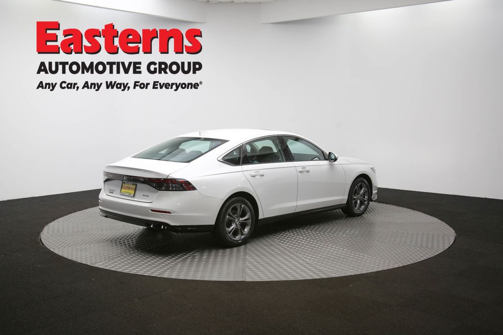 Used 2023 White Honda EX-L image 38
