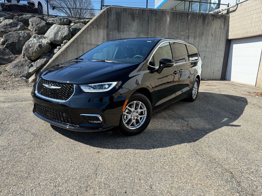 2026 Chrysler Pacifica Select FWD