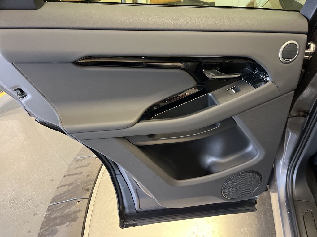 Thumbnail: 2025 Land Rover Range Rover Evoque - 22