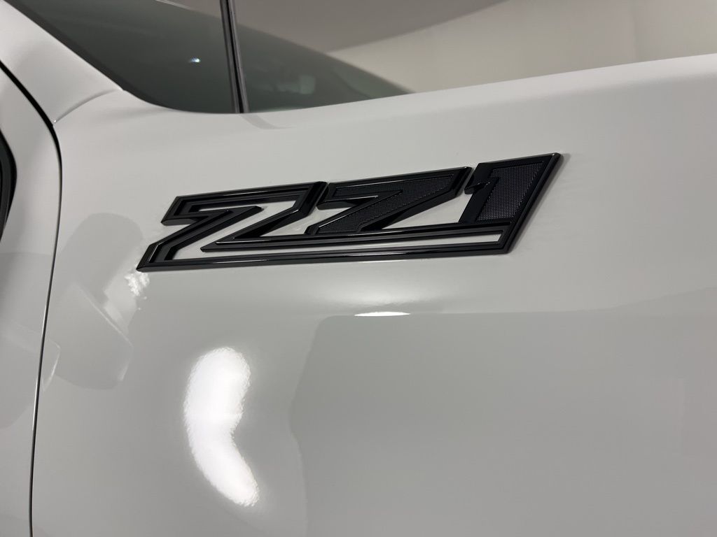 Thumbnail: 2025 Chevrolet Silverado 2500 - 9