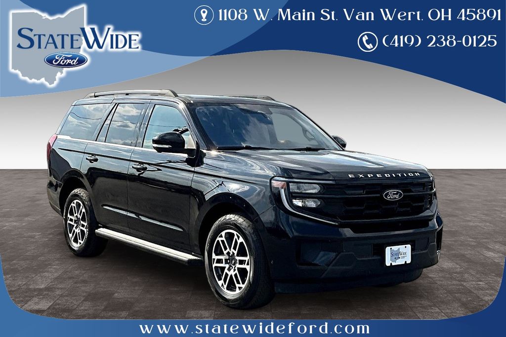 Black Metallic 2025 Ford Expedition Active 4WD SUV / Crossover Four-Wheel Drive Automatic