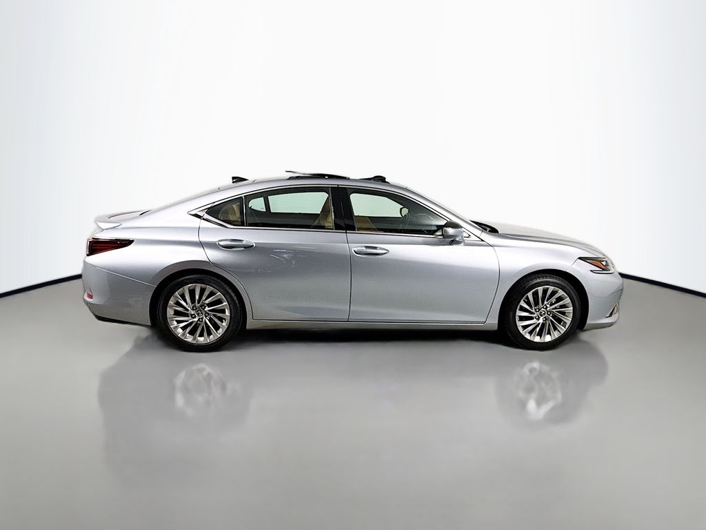 2022 Lexus ES  4