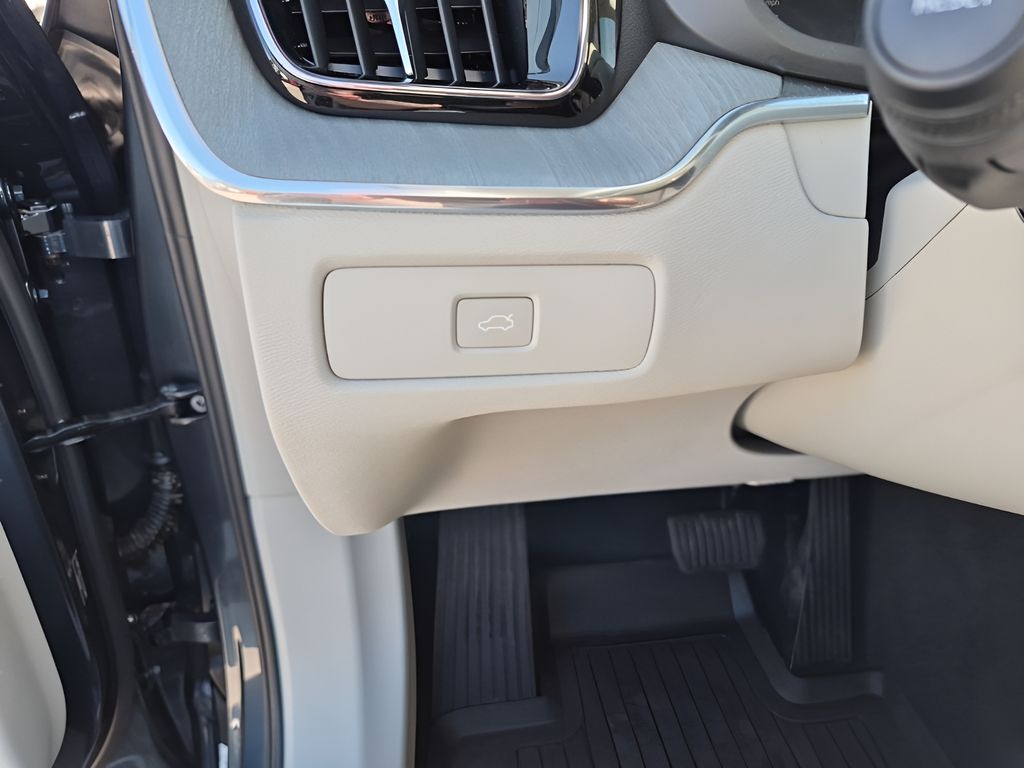 Used Car 2025 Volvo Xc60  B5 Plus For Sale Under $40,000 In Austin, Texas