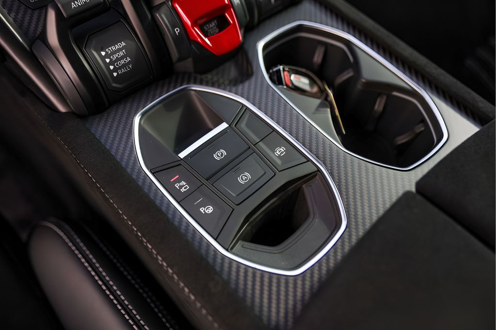 Used 2024 Blue Lamborghini Performante image 24