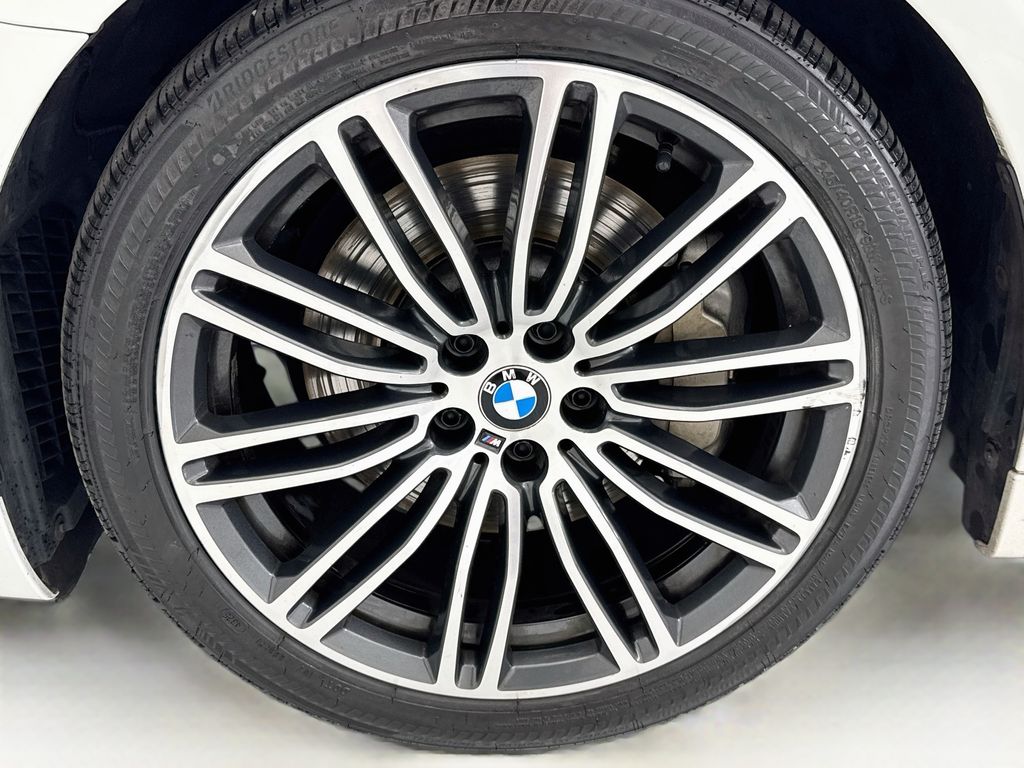 Thumbnail: 2019 BMW 5 Series - 29
