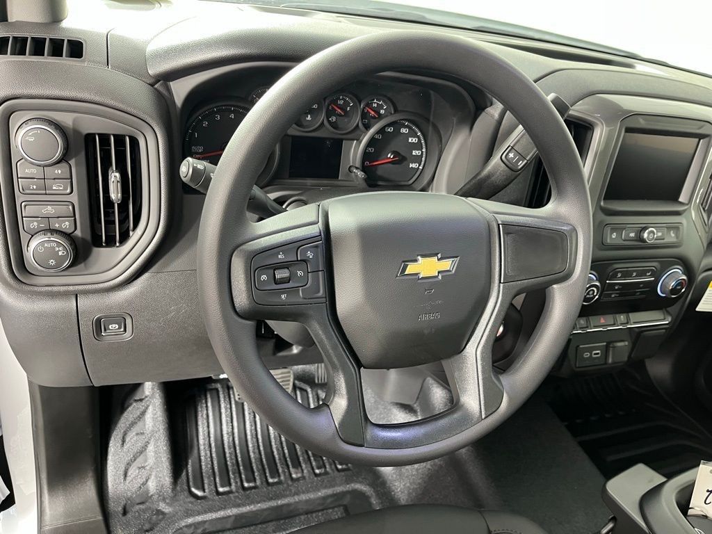 Thumbnail: 2026 Chevrolet Silverado 1500 - 24