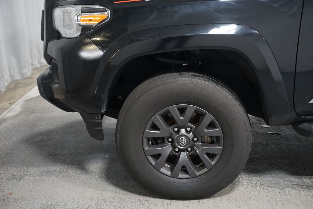 Thumbnail: 2022 Toyota Tacoma - 5