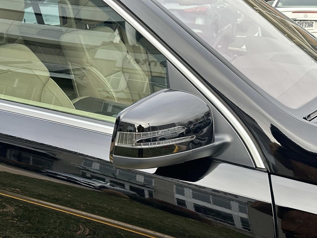 Thumbnail: 2013 Mercedes-Benz GL-Class - 18