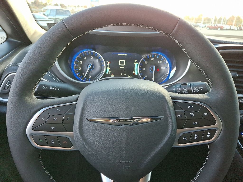 2026 Chrysler Pacifica — photo 15