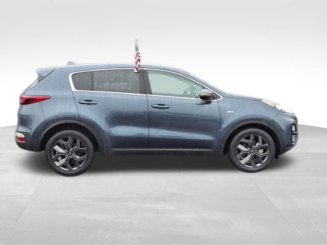 2022 Kia Sportage LX 8