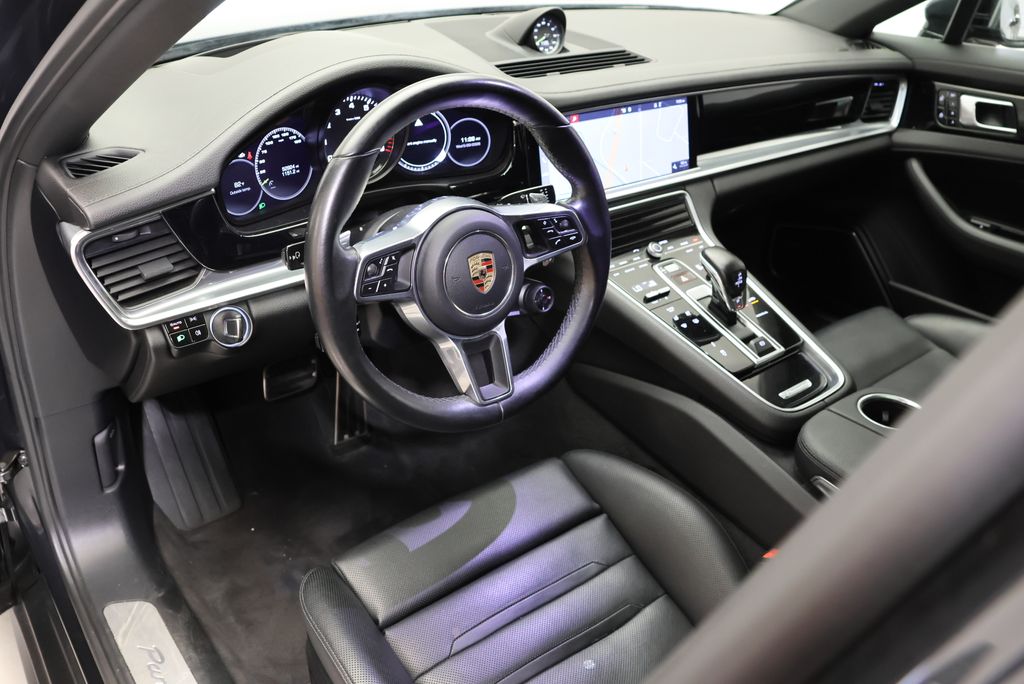 Thumbnail: 2020 Porsche Panamera - 26