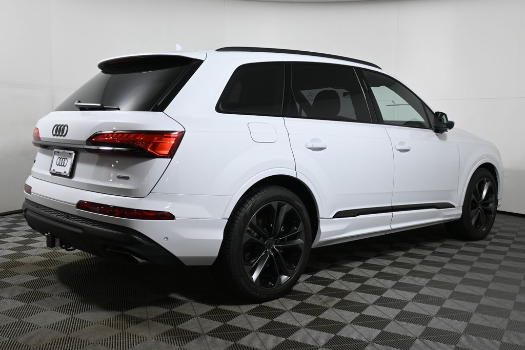 Thumbnail: 2026 Audi Q7 - 7